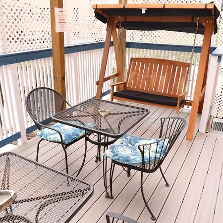 Duo Housing (Adults Only) Hostel Вашингтон Екстериор снимка