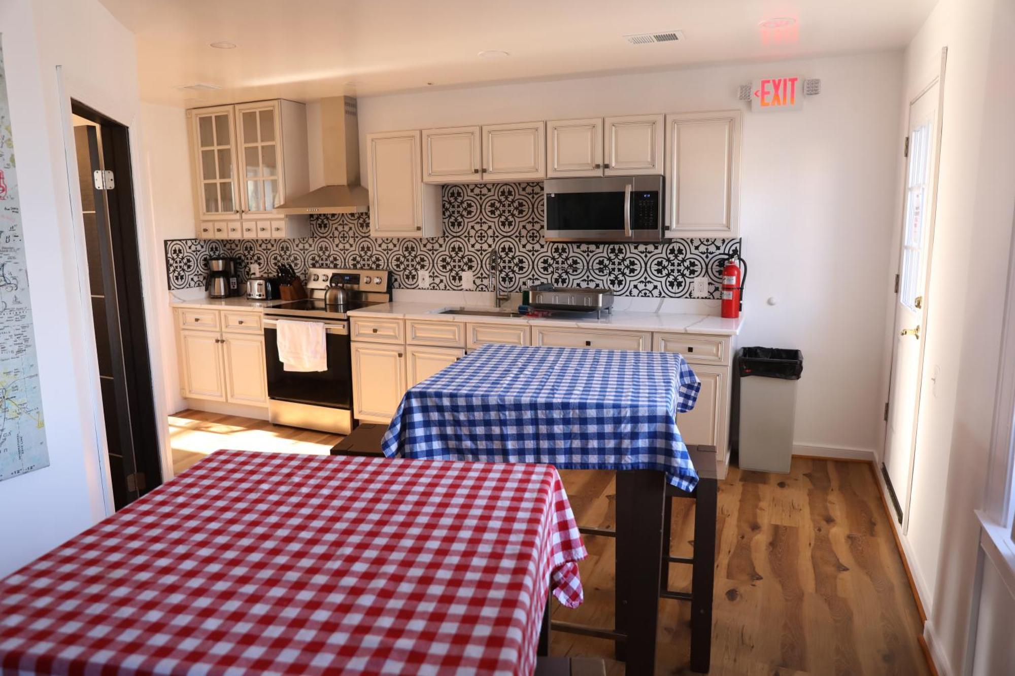 Duo Housing (Adults Only) Hostel Вашингтон Екстериор снимка