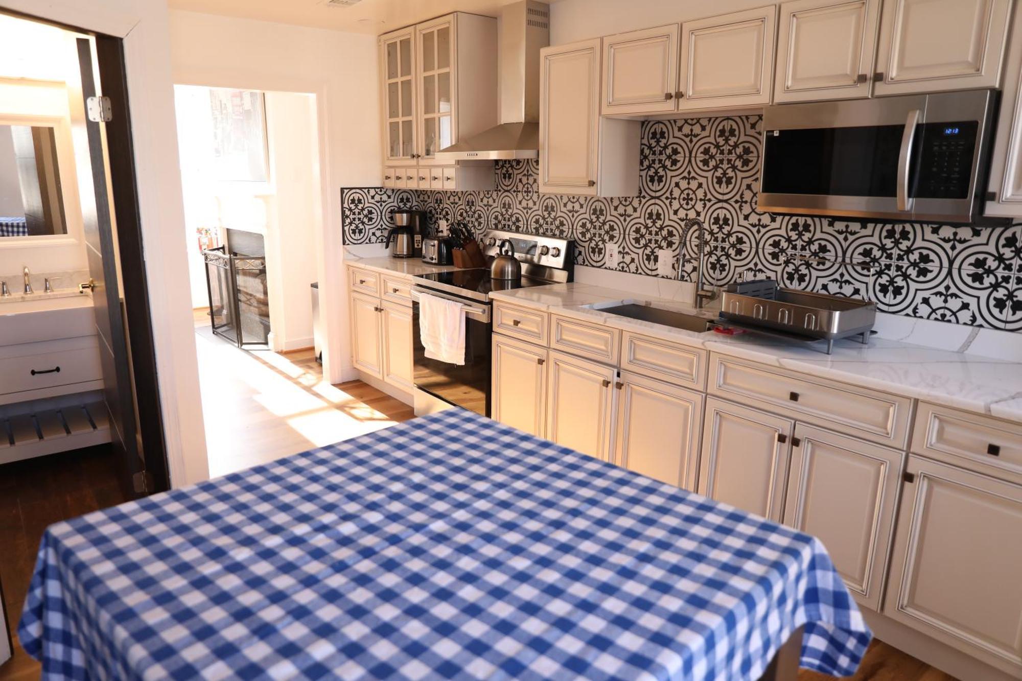 Duo Housing (Adults Only) Hostel Вашингтон Екстериор снимка
