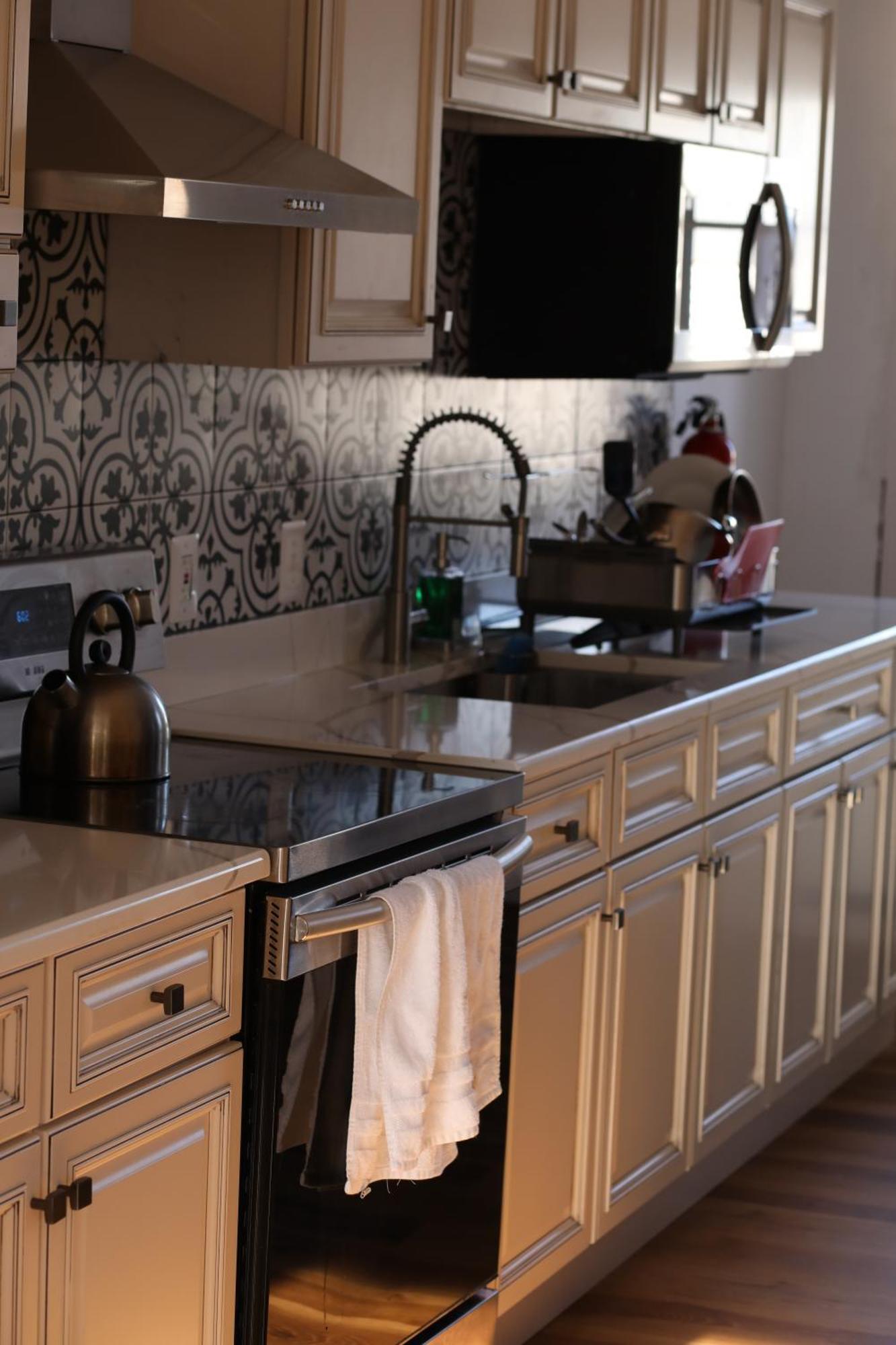 Duo Housing (Adults Only) Hostel Вашингтон Екстериор снимка