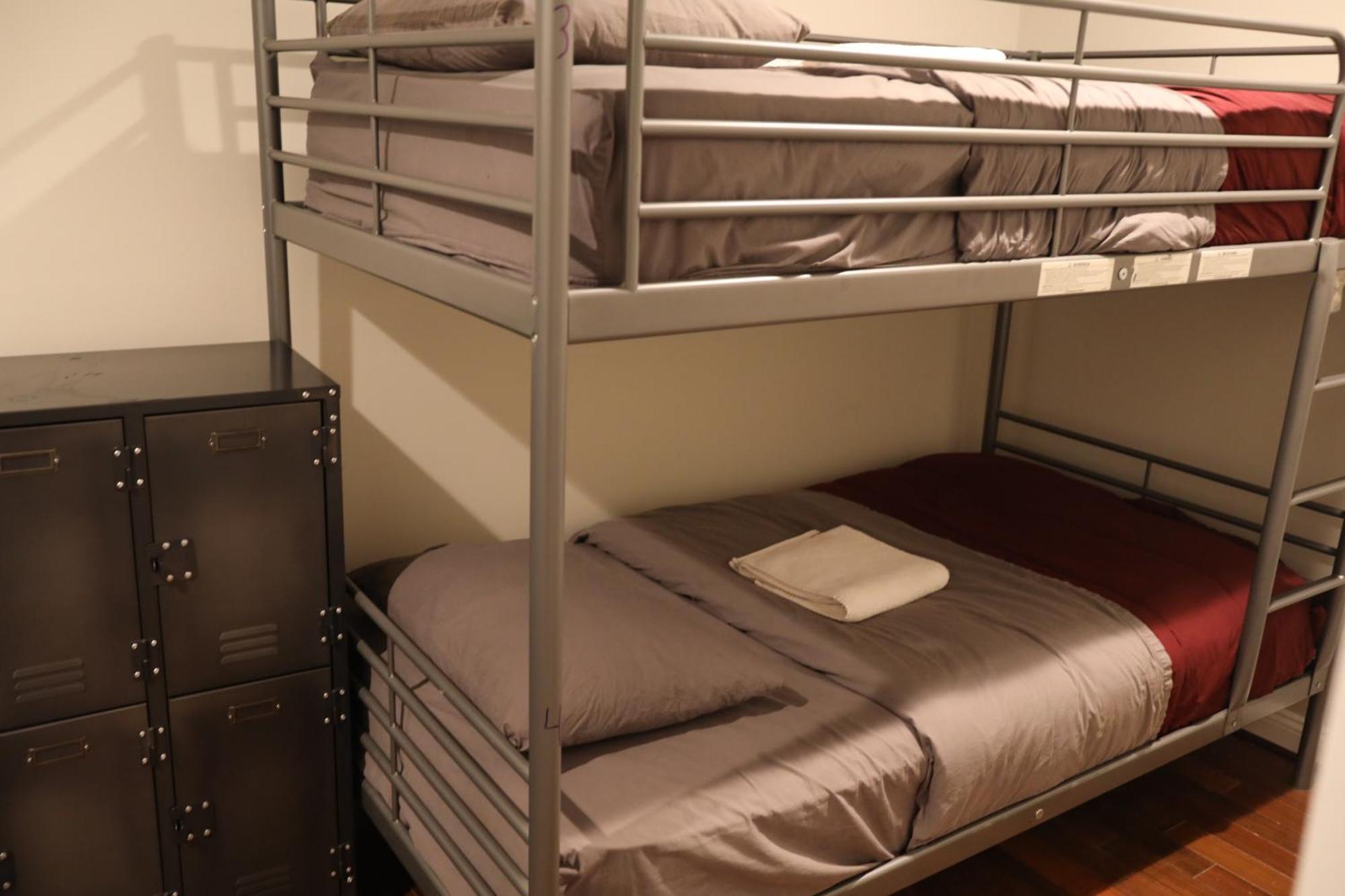 Duo Housing (Adults Only) Hostel Вашингтон Екстериор снимка