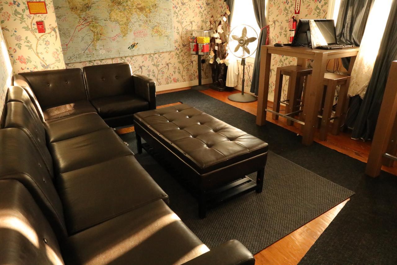 Duo Housing (Adults Only) Hostel Вашингтон Екстериор снимка