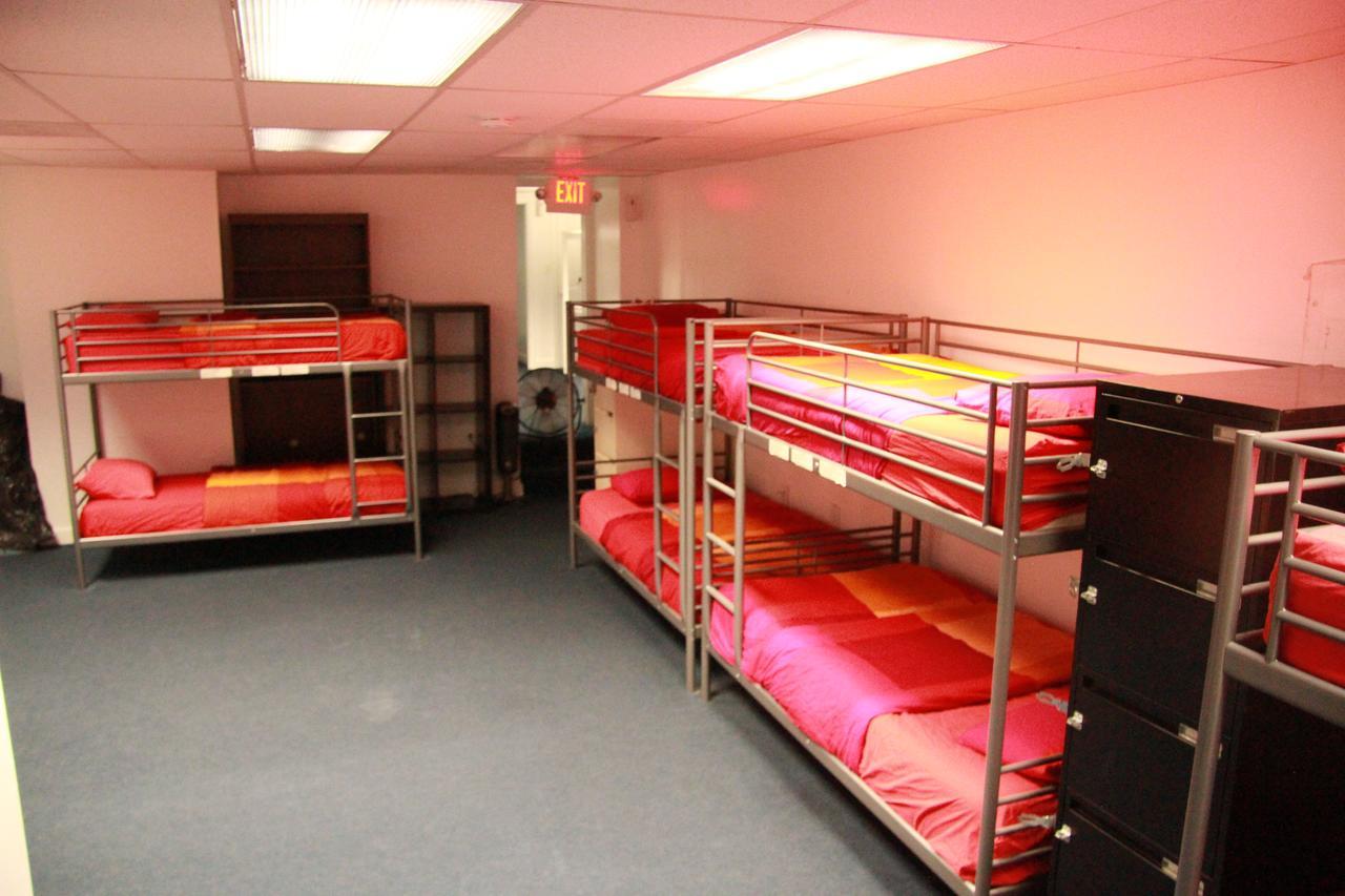 Duo Housing (Adults Only) Hostel Вашингтон Екстериор снимка