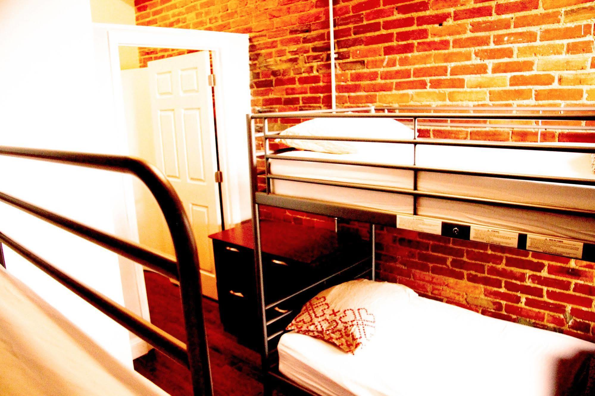 Duo Housing (Adults Only) Hostel Вашингтон Екстериор снимка