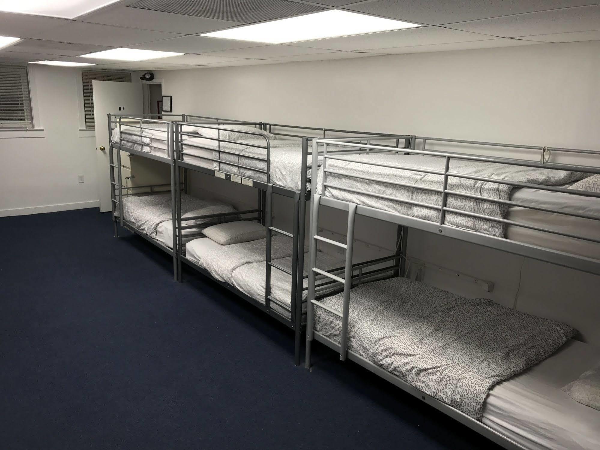 Duo Housing (Adults Only) Hostel Вашингтон Екстериор снимка
