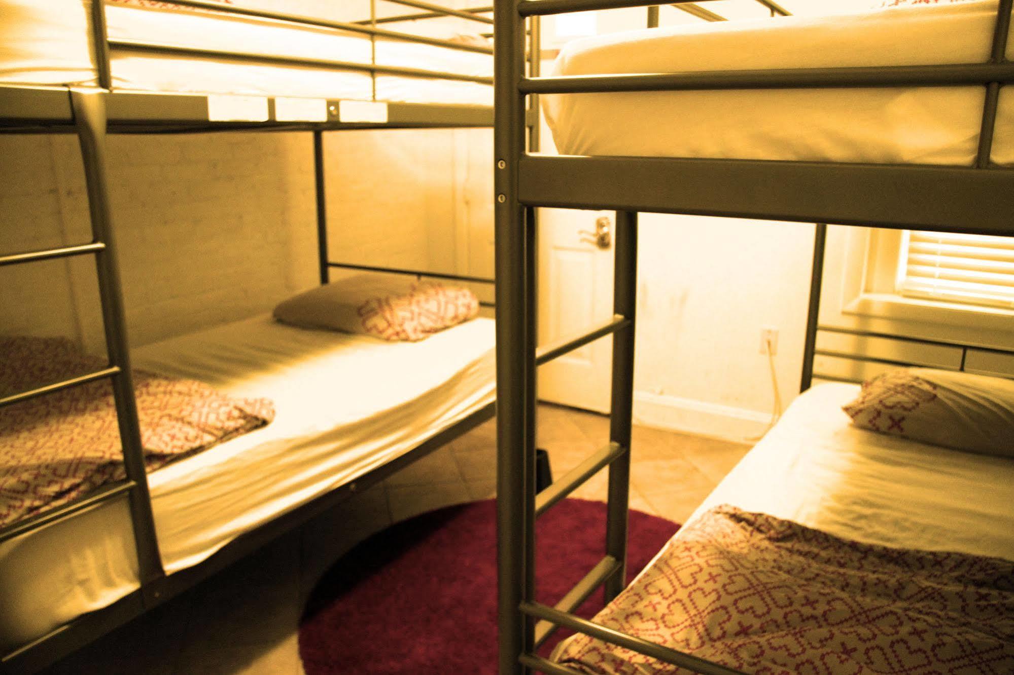 Duo Housing (Adults Only) Hostel Вашингтон Екстериор снимка