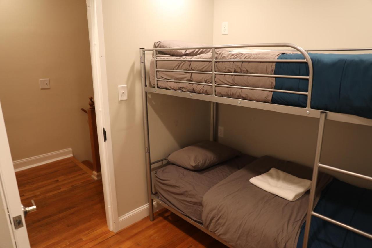Duo Housing (Adults Only) Hostel Вашингтон Екстериор снимка